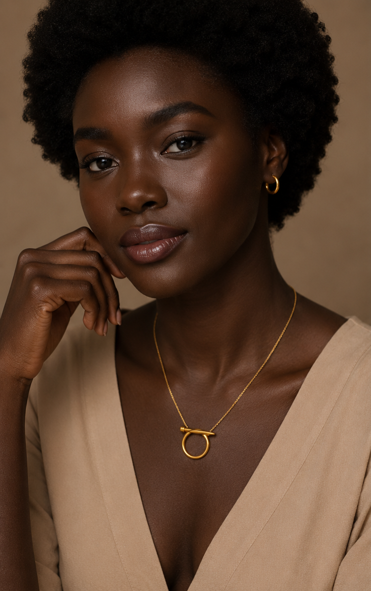 Collier Géométrique Clou Doré Acier Inoxydable – Élégant & Minimaliste