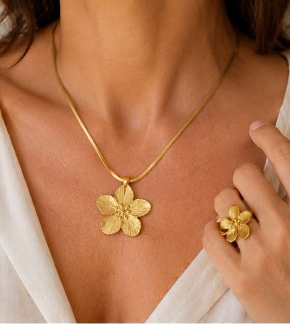 Parure Fleur Dorée Femme – Collier, Bague & Boucles d’Oreilles