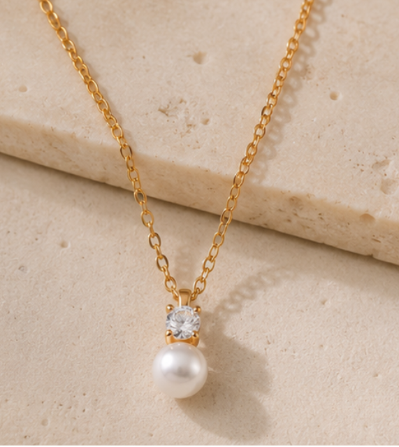 Parure Perle & Zircon Dorée – Collier et Boucles d’Oreilles