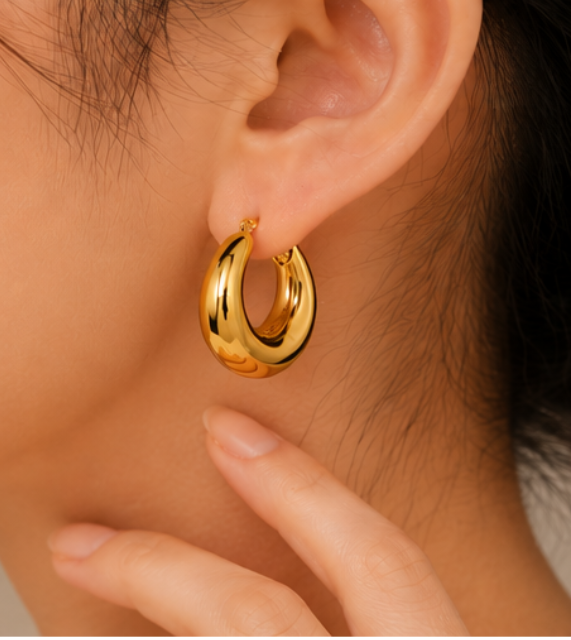 Boucles d’Oreilles Géométriques Dorées – Élégance Intemporelle & Résistance Quotidienne